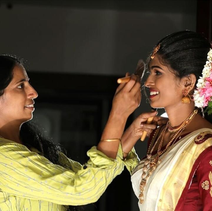 CHAMAYAM BRIDALS MEENANGADI